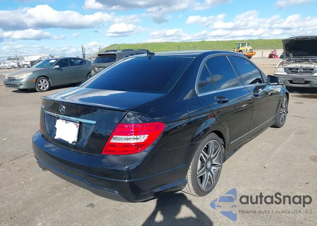 WDDGF4HB4DR265408: 41719308