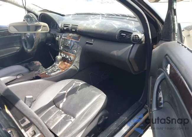 WDBRF61J05F567733: 41720939