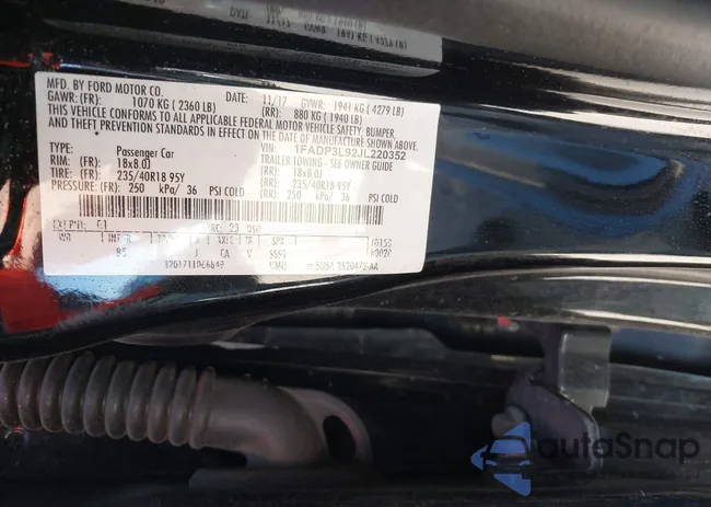 1FADP3L92JL220352: 41725604