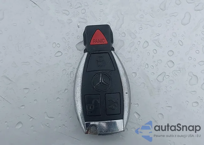 WDBUF56X28B260187: 41725805