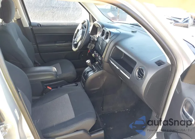 1C4NJPBB2DD130614: 41725855