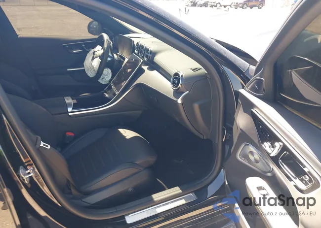 W1KAF4GBXRR231973: 41728511