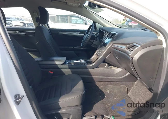 3FA6P0LU0KR158528: 41728587