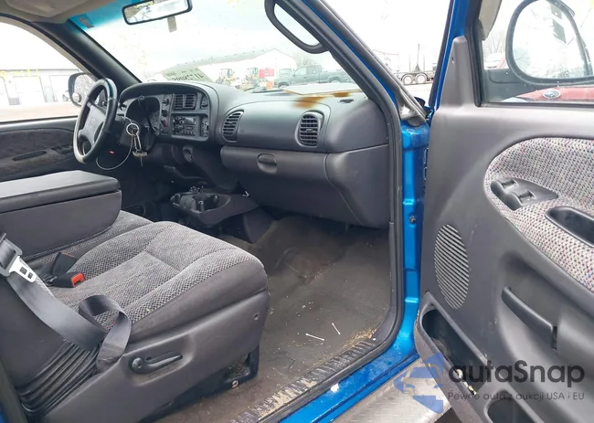 1B7HF13Z9WJ163928: 41728098