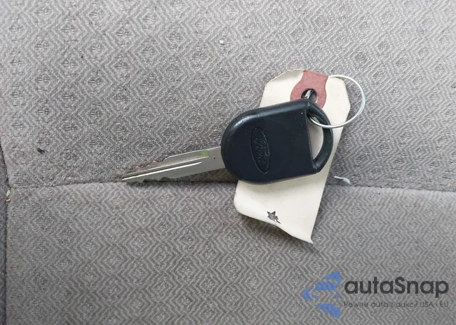 1FAFP52U1YA252175: 41729635