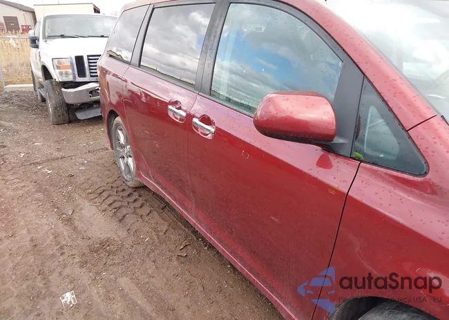 5TDXZ3DC0JS952795: 41729659