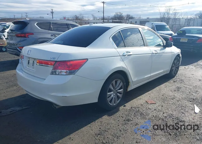 1HGCP3F8XCA015497: 41729669