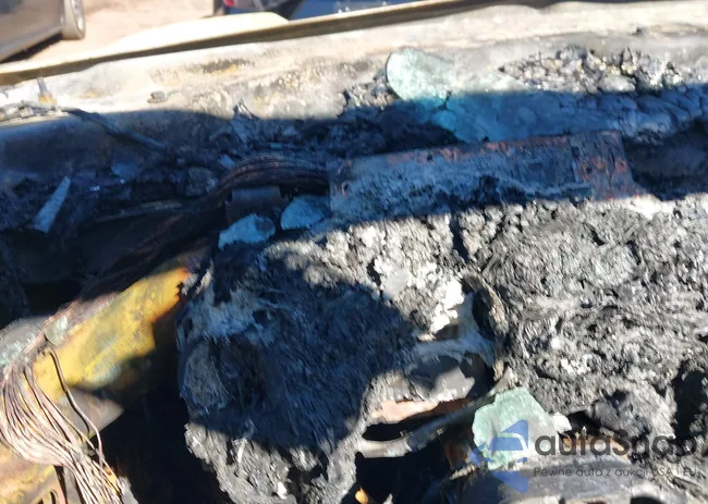 1GNFC13057R186375: 41729066