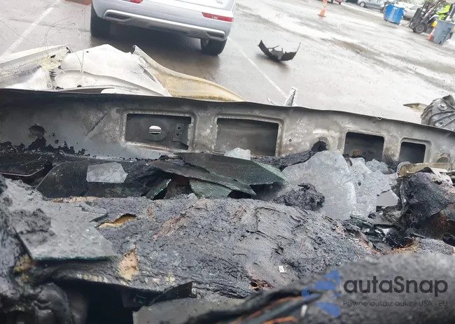 1FM5K8GC0NGB38372: 41729164