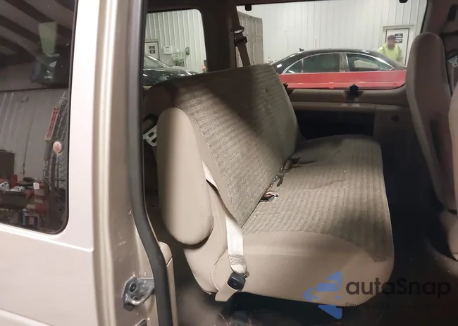 1FMRE11L02HA28257: 41736854