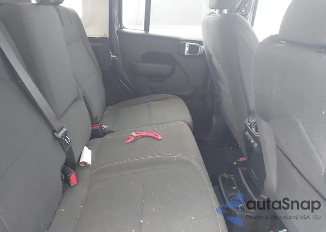 1C4RJXN67RW215606: 41737708