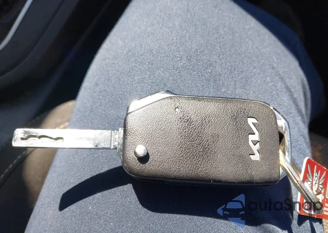 3KPF24AD5PE616176: 41737752