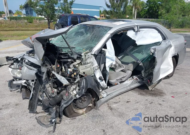 2T1BU4EE0BC552258: 41739612