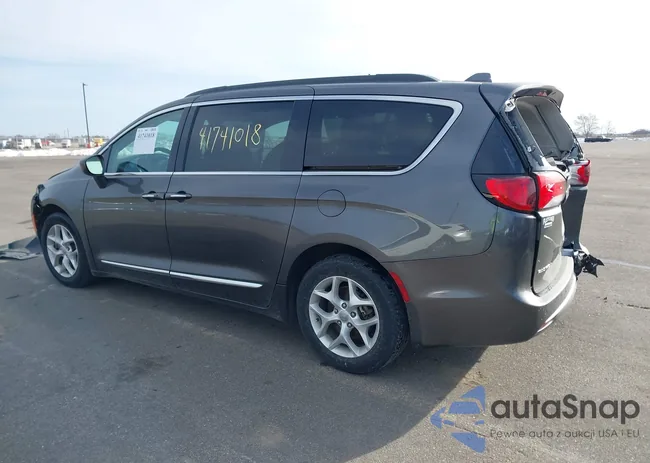 2C4RC1BG8HR578041: 41741018