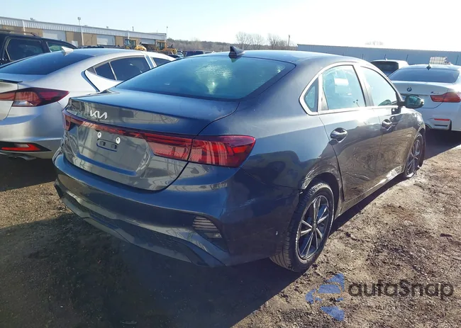 3KPF24AD5NE481925: 41742592