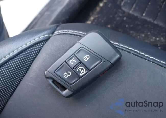 3VVYX7B26NM043768: 41742891