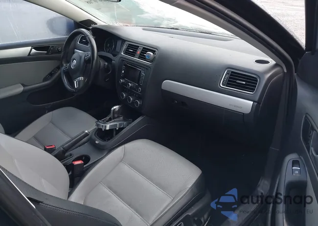 3VW637AJ6DM259965: 41743645