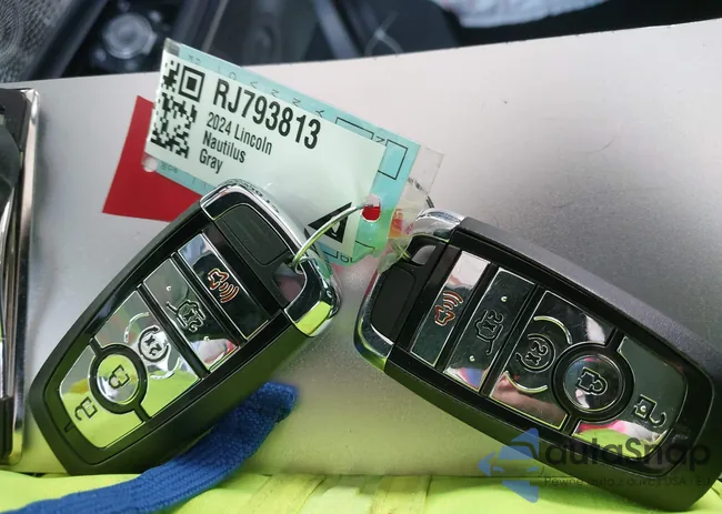 5LMPJ8K40RJ793813: 41745857