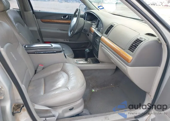 1LNFM97V8WY637860: 41746814