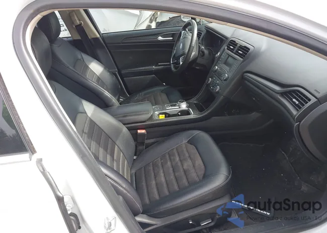 3FA6P0LU2JR131569: 41747414