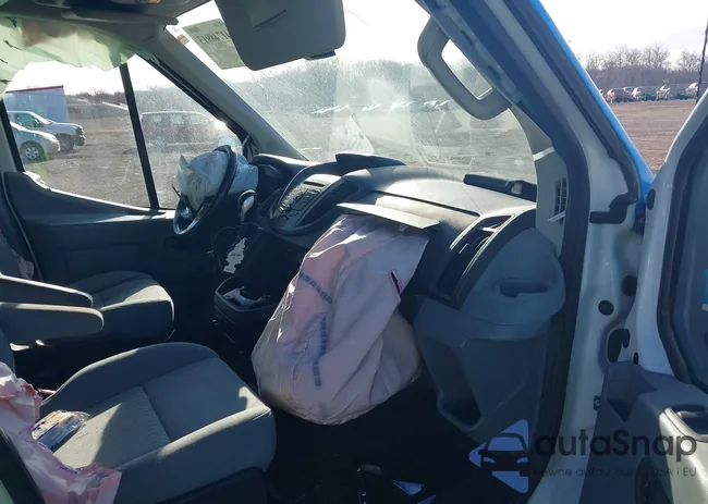 1FTYR2CV9GKB17375: 41748913