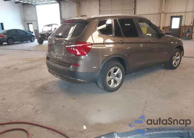 5UXWX5C52BL700354: 41749000