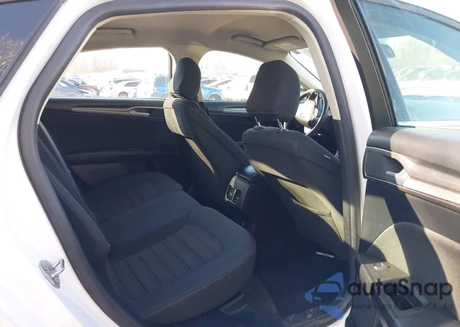 3FA6P0HD1LR122177: 41749652