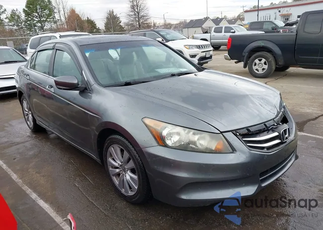 1HGCP2F88BA016592: 41751237