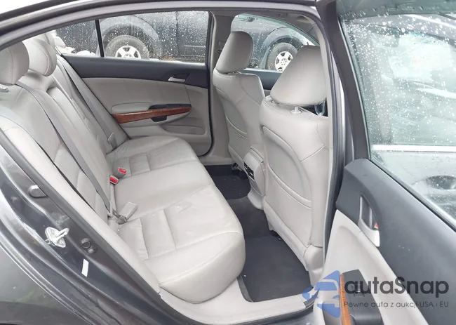 1HGCP2F88BA016592: 41751237