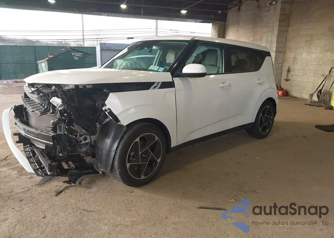 KNDJ33AU5P7874182: 41752513