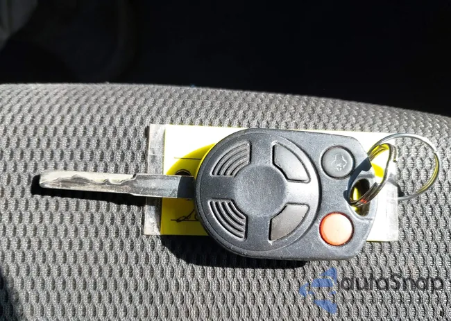 1FADP3F22DL121615: 41752936