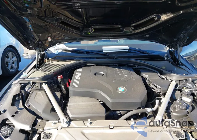 WBA63AV01NFM38933: 41753666