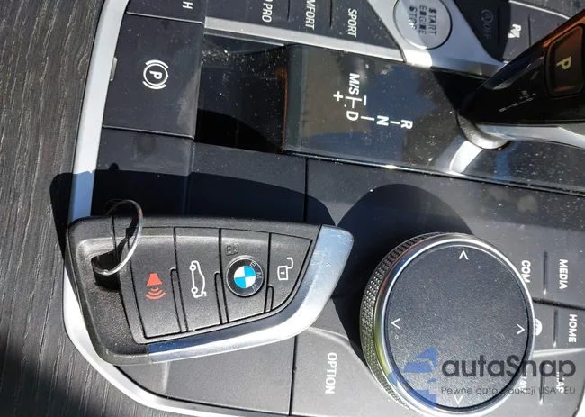 WBA63AV01NFM38933: 41753666