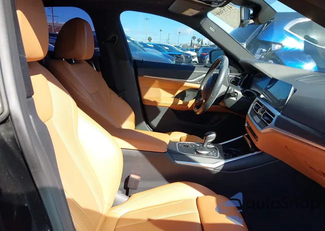 WBA63AV01NFM38933: 41753666