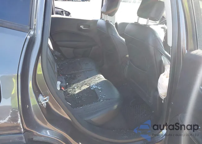 3C4NJDBBXJT326322: 41757452