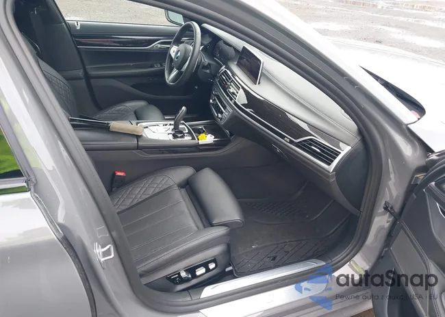 WBA7U2C04LGM27104: 41757796