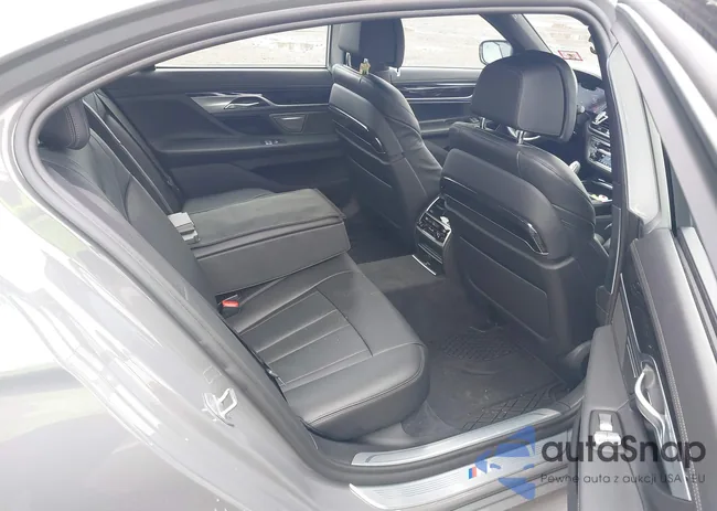 WBA7U2C04LGM27104: 41757796