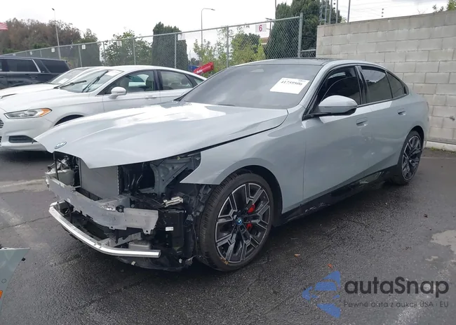 WBY33FK05RCP53702: 41759506