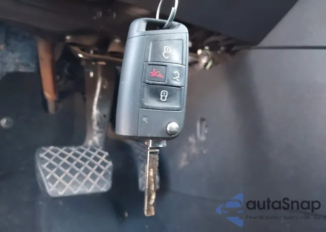 3VWCB7BU5KM242568: 41763845