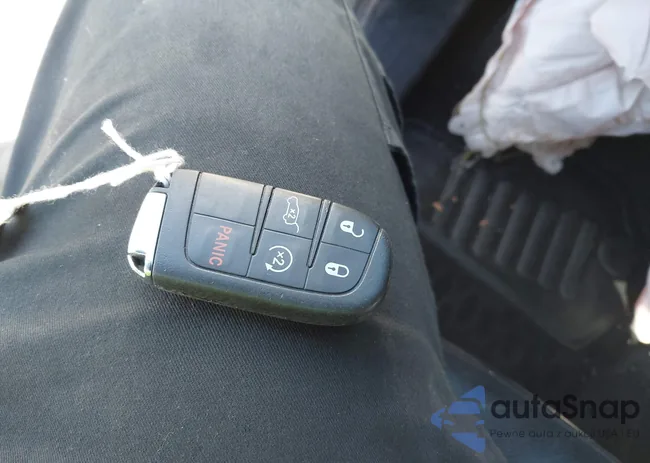 3C4NJCCB2JT205096: 41766963