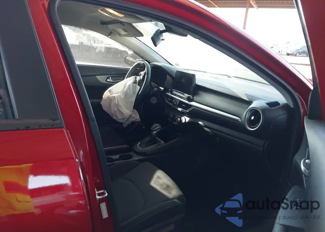 3KPF24AD6ME289279: 41766130