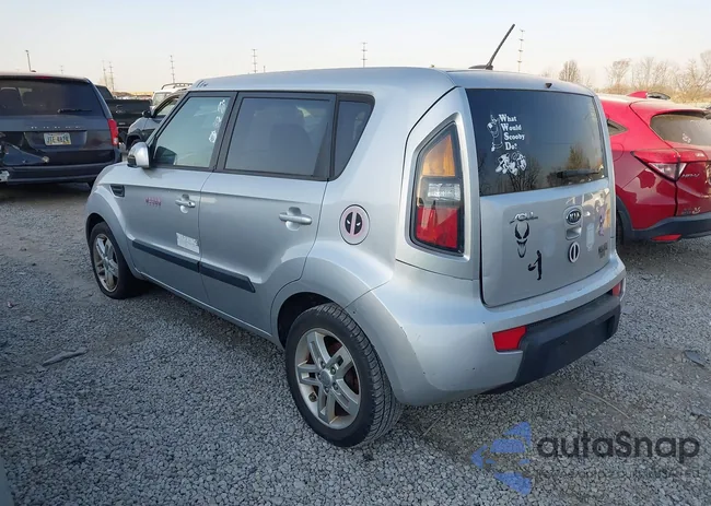 KNDJT2A29B7297772: 41767301