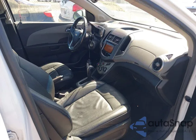 1G1JE5SG8D4171647: 41772589