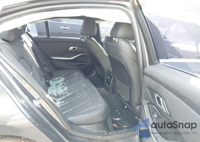 WBA5R7C53KAJ84615: 41774006