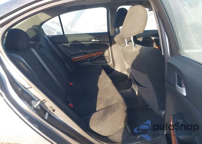 1HGCP2F79BA090420: 41775600