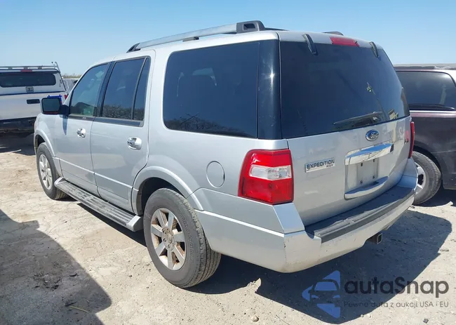 1FMJU1K5XAEA58768: 41775643