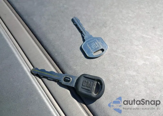 2G4WS52J211271750: 41775737