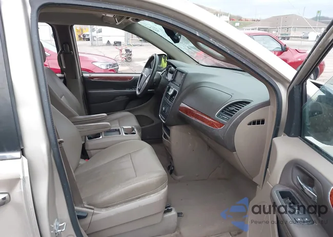 2C4RC1BG5FR753553: 41775372