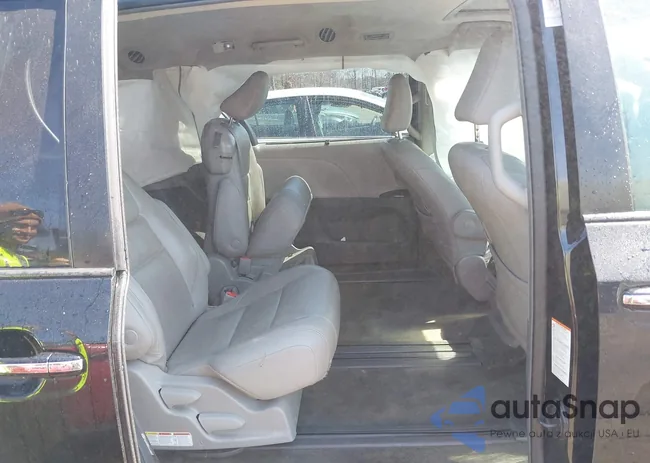 5TDYZ3DC3JS934053: 41776791