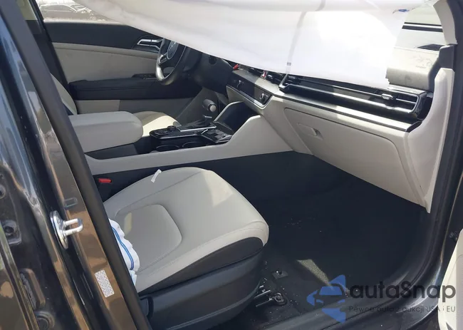 KNDPV3DF7R7243955: 41779686